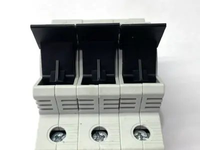 USED SIEMENS FUSE HOLDER 3-POLE 600V 30A