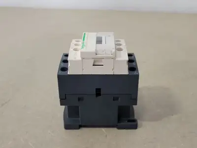 USED SCHNEIDER ELECTRIC LC1D18