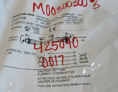 NEW IFM EFECTOR EVC108 CONNECTION CABLE VDOGH040MSS0010H04STGH040MS