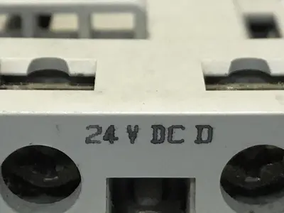 USED ALLEN BRADLEY 100-C37D.00 SER C