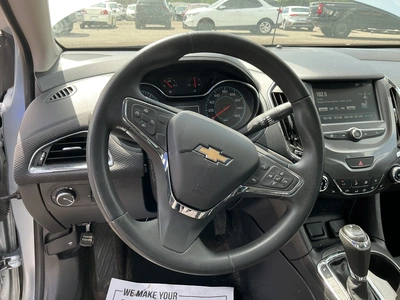 USED 2017 CHEVROLET CRUZE