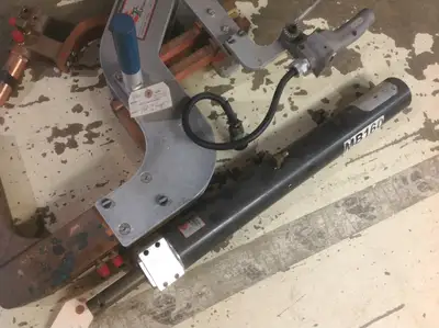 Used TG SYSTEMS MANUAL C-TYPE WELD GUN TIP FORCE 955 LBS AT 80 PSI Misc Industrial Equipment | Maverick Industrial Sales #1110482