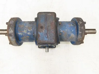Worm Gearbox Horizontal Drive Dual Output 15:1 Reducer 1" Solid Input Shaft