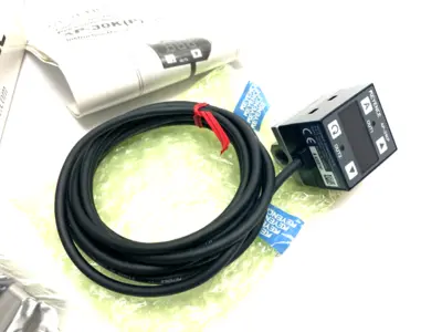 USED KEYENCE NEGATIVE PRESSURE SENSOR 3-1/2 DIGIT, 2-COLOR, 7-SEGMENT LED