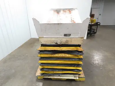 Omni Ergonomics Air Pneumatic Scissor Lift Table 2700LBS 33x43" Top 25° Tilt