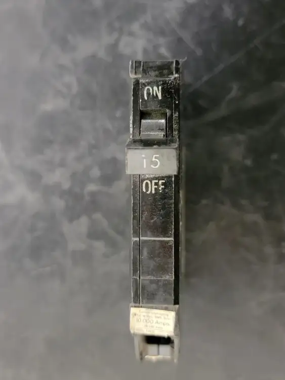 Used GENERAL ELECTRIC THQP115 Switchgears British Columbia CA | Lenmark #240577