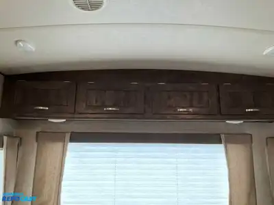 USED 2018 FOREST RIVER VIBE 288RLS