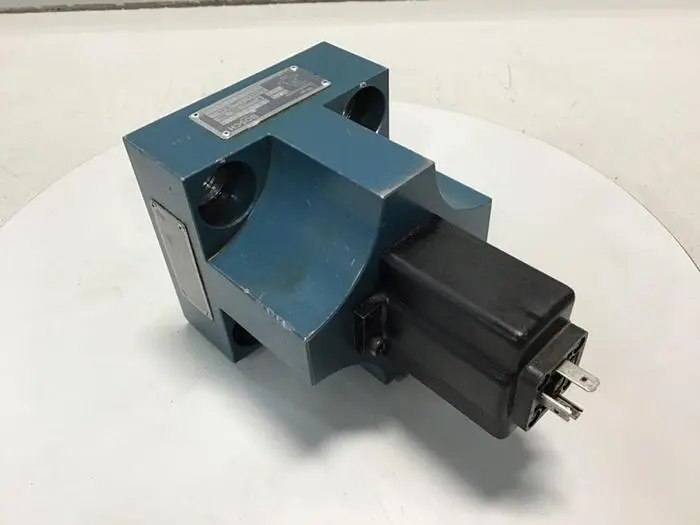 Used BOSCH 0 810 070 033 Valves/Fittings Michigan US | Ideal Machinery #605244