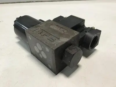 USED YUKEN DSG-01-2B2-D24-6090
