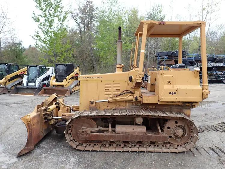 Used 1984 KOMATSU D31A-17 Crawler Dozers Massachusetts US | Brookside Equipment Sales #1422155