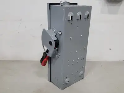 USED SQUARE D CH221N