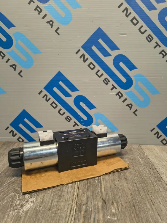 Used PARKER D3FBA32SC0NKW018 Valves/Fittings South Carolina US | ESS Industrial Equipment Sales #1269787
