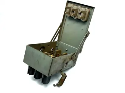 Used Trumbull Busway 30A, 575V, 3 PH, 3W, 7-1/2 HP Circuit Breakers Michigan US | Maverick Industrial Sales #1394392