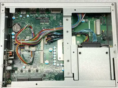 USED AXIOMTEK FANLESS EMBEDDED SYSTEM W/ INTEL® CORE™ I5-8500T