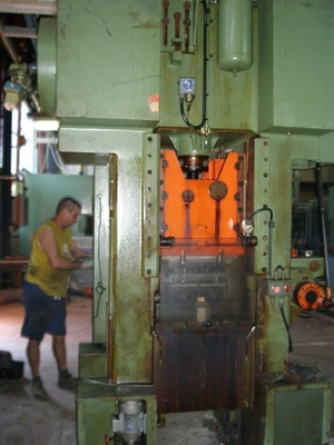 BALCONI Fineblanking Press, very clean, working press, visible under power