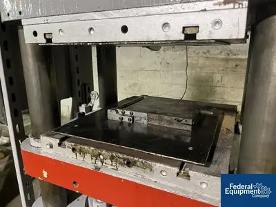 17" x 18" Racine Hydraulic Press