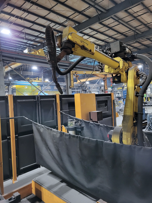 Used 2008 GENESIS VERSA 2L Robotic Welding Cells Illinois US | Machinery Marketing International #380326