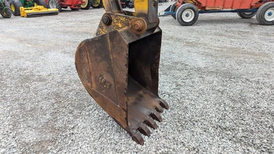 USED 1988 DEERE 490D