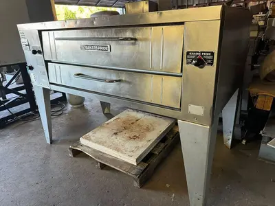 Bakers Pride Natural Gas Single Deck Pizza Oven 60" - 120,000 BTUBakers Pride Natural Gas Single Deck Pizza Oven 60" - 120,000 BTU