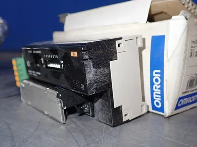 USED OMRON DRT2AD04H