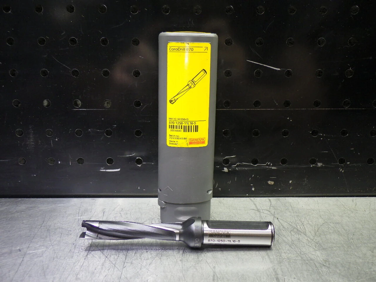 Sandvik 12.5mm Coolant Thru Drill 16mm Shank 870-1250-11L16-5 (LOC2789B)
