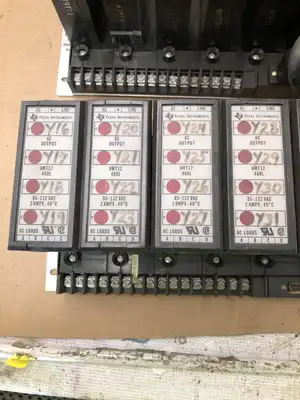 Texas Instruments 6MT 32-bit PLC I/O Logic Interfaces w/ 3 Chassis / 28 Modules