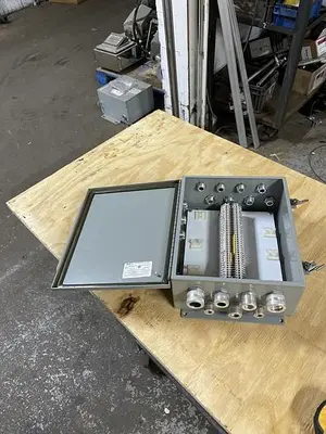 USED SCE SCE 12,4 (12”LONG 10” WIDE 5” DEPTH)