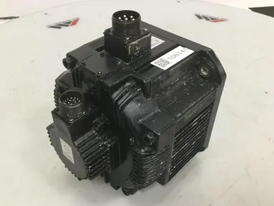 USED YASKAWA SGMD-40AWA-YR11