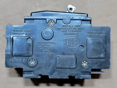 USED SQUARE D QOU330
