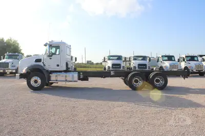 New | in-Stock 2026 MACK GRANITE 64BR Cab Chassis trucks Texas US | Roll Off Truck World #1491873
