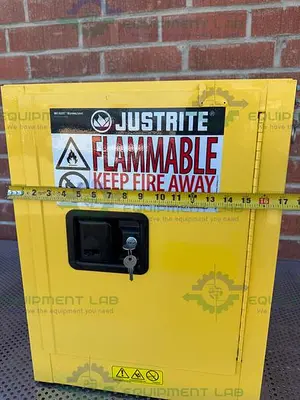USED JUSTRITE 4 GALLON FLAMMABLE LIQUID STORAGE CABINET W/ SOFT CLOSE DOORS, KEY