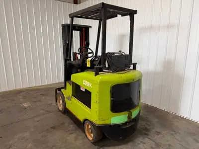 Used _UNKNOWN_ _UNKNOWN_ 4-Wheel Sit down Electric Counterbalance Forklifts Ohio US | Myron Bowling Auctioneers Inc #1574180