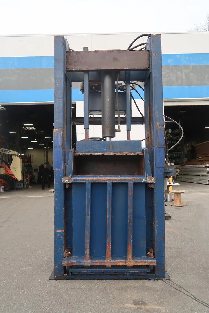 20 hp Custom Made Vertical Baler