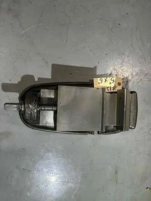 MACHINING CENTER VISE