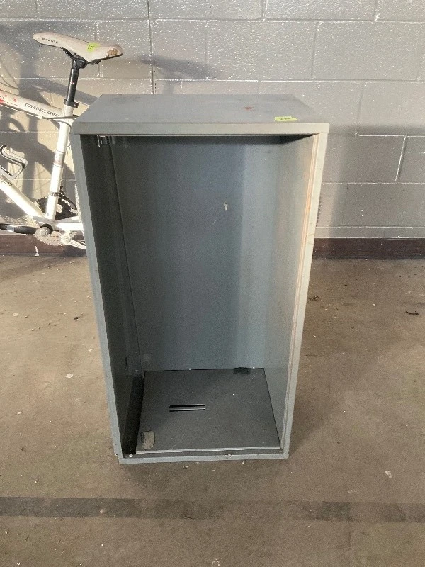 Metal wall file