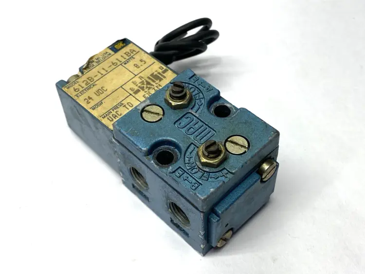 Used MAC VALVES PNEUMATIC SOLENOID VALVE 1/4" PORTS Solenoid Valves | Maverick Industrial Sales #1102097