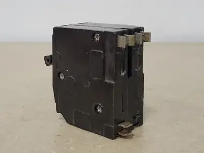 Used SQUARE D QO215 Switchgears British Columbia CA | Lenmark #239953