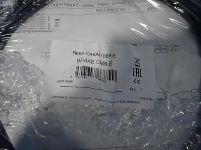 NEW OMRON R88ACAKA010BRE