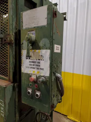 60" X 30" X 48" SELCO MODEL #V5-HD HYDRAULIC VERTICAL BALER: