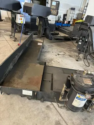 Used 2010 DOOSAN DNM 400 Vertical Machining Centers CZ | Amaron s.r.o. #1056727