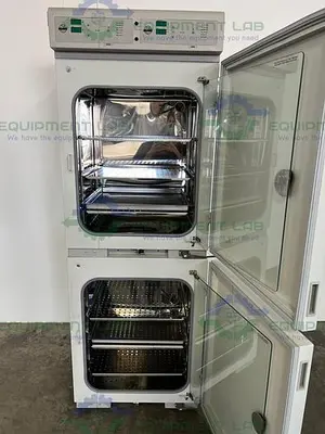 USED NUAIRE NU-8700 AUTOFLOW IR WATER-JACKETED CO2 DUAL STACKED INCUBATOR