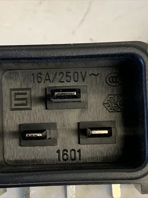NEW 1601 16A, 250V  BLACK (LOT OF 25) FAST SHIPPING!