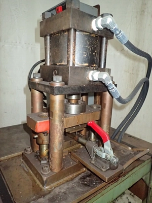 Hydraulic Cut-Off Press