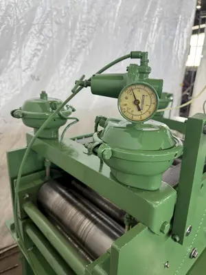 8,000 LB X 18" X .187" REGAL COIL CRADLE & STRAIGHTENER. STOCK #1227024