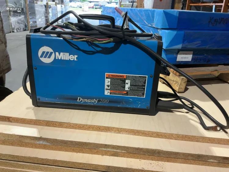 Used MILLER DYNASTY 200 PORTABLE AC/DC TIG AND STICK INVERTER WELDER Tig Welders Michigan US | Miedema Asset Management Group #1424989