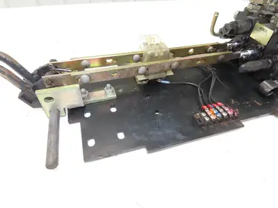 Yale Hydraulic 2-Spool 2 Lever Forklift Mast Control Valve Assembly Off ERC080
