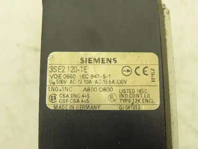 Siemens 3SE2 120-1E Limit Switch Top Plunger Spring Return