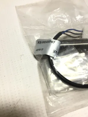 USED TELEMECANIQUE SENSORS (A SCHNEIDER ELECTRIC BRAND) XS518BLNAL2