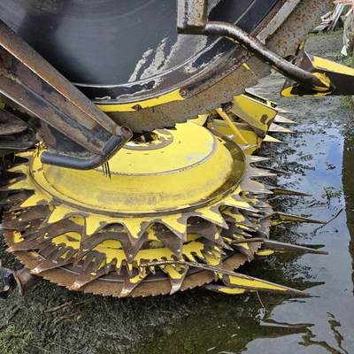 JOHN DEERE 8800 chopper | Iron Listing (46)