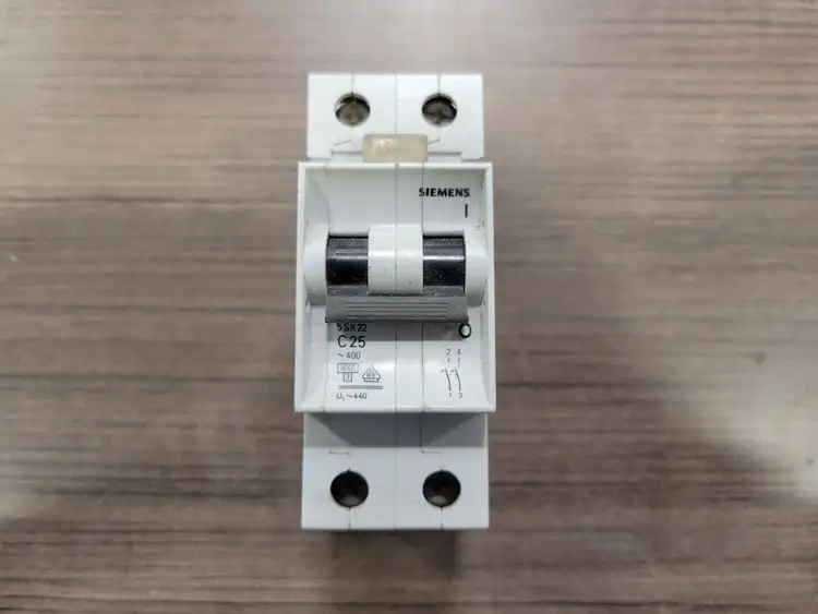 Used SIEMENS 5SX22-C25 Switchgears British Columbia CA | Lenmark #242686